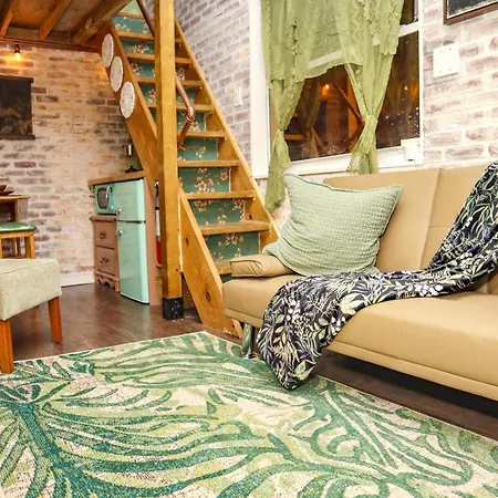 Miami Tiny Vintage Cottage